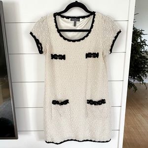 Classic mini- shift dress. Cream and black